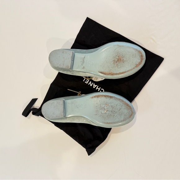 CHANEL Women's Velvet Flats with Bow - Light Green and White - Picture 3 of 3